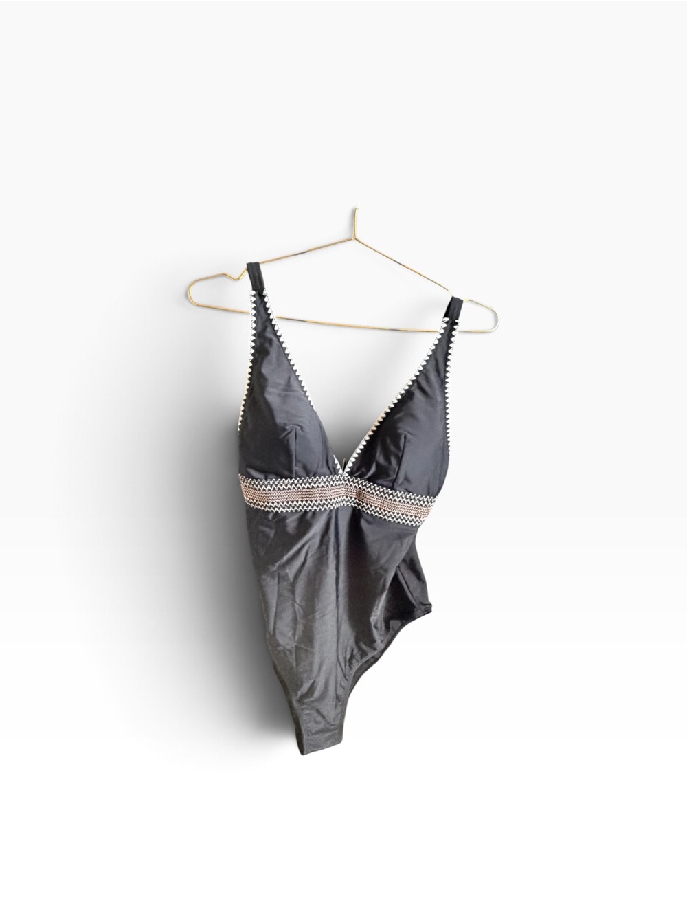 Cupshe Black Plunge One-Piece Swimsuit Contrast Stitch Trim NWT Large